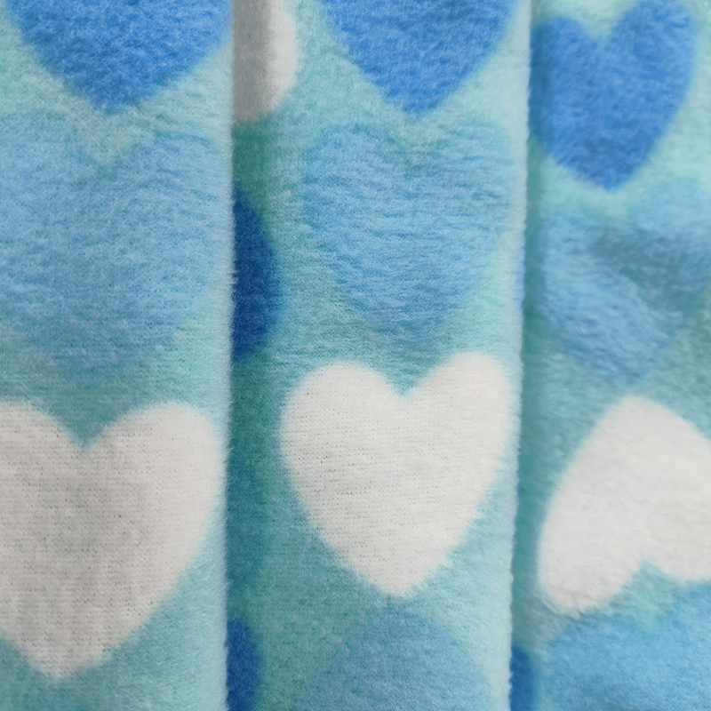 پارچه های پشمی و مخملی پوشاک مردانه و زنانه